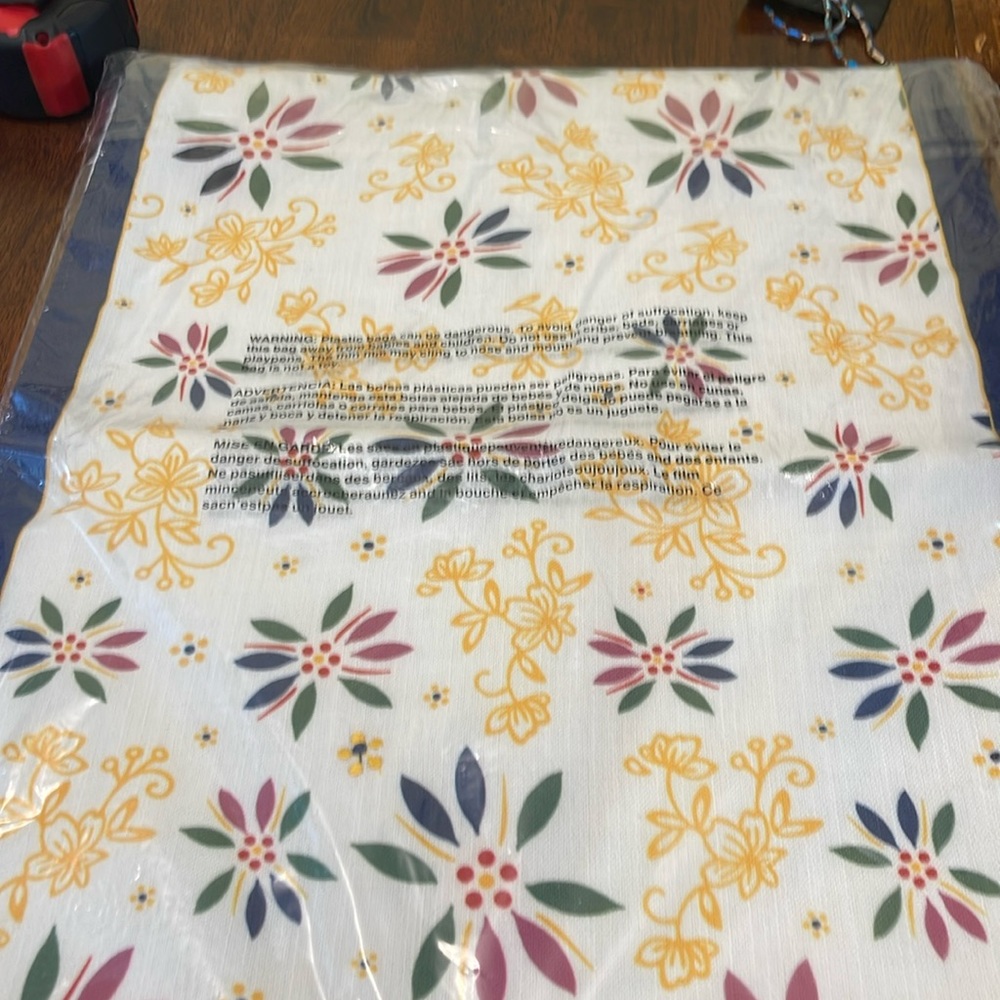 Temp-rations 72 inch washable table runner